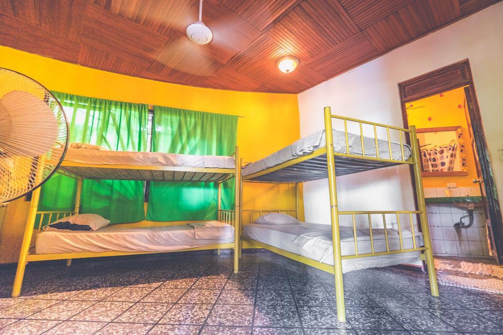 Pura Vida Hostel Tamarindo Zewnętrze zdjęcie