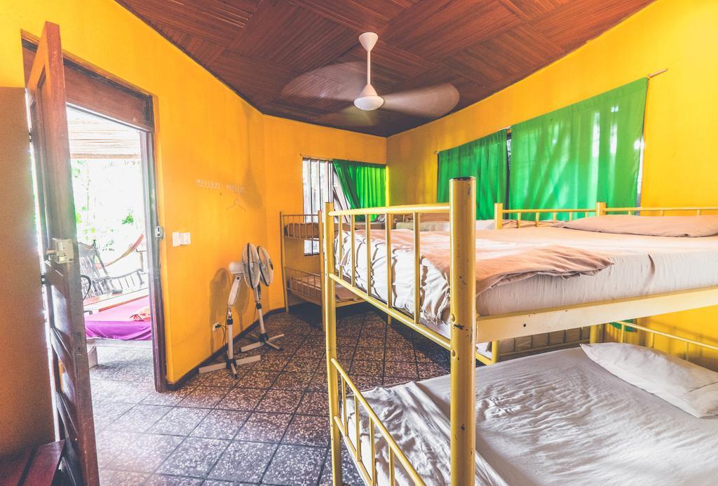 Pura Vida Hostel Tamarindo Zewnętrze zdjęcie