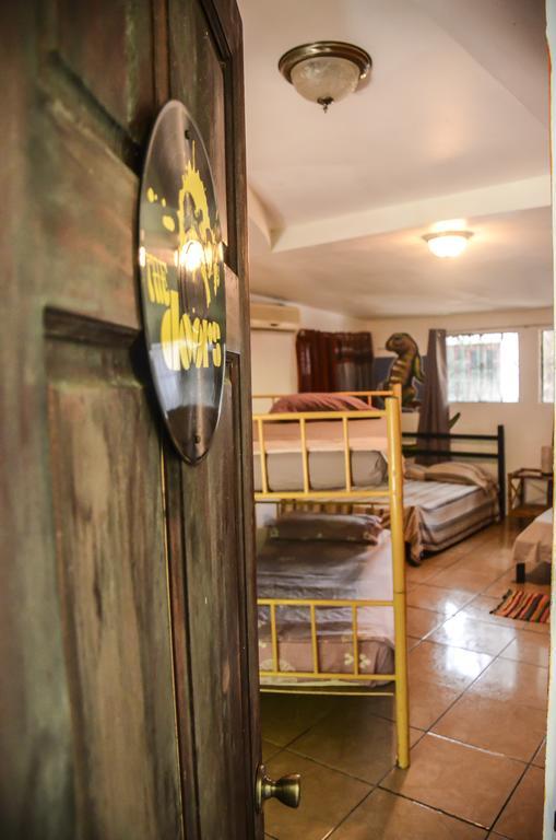 Pura Vida Hostel Tamarindo Zewnętrze zdjęcie